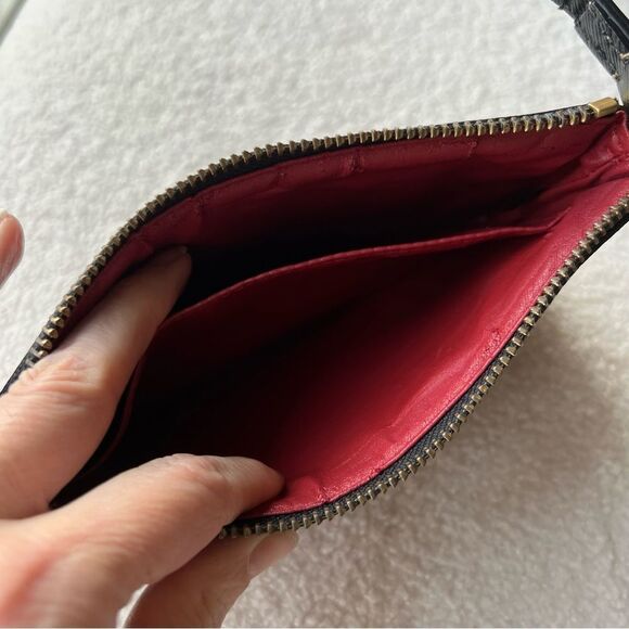 VTG Dooney & Bourke wristlet w/red interior 8” x 4.5” EUC - Picture 4 of 14